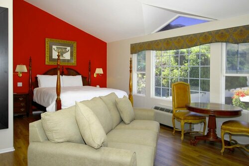 Внешний вид отеля Malibu Country Inn в Малибу, фото 3