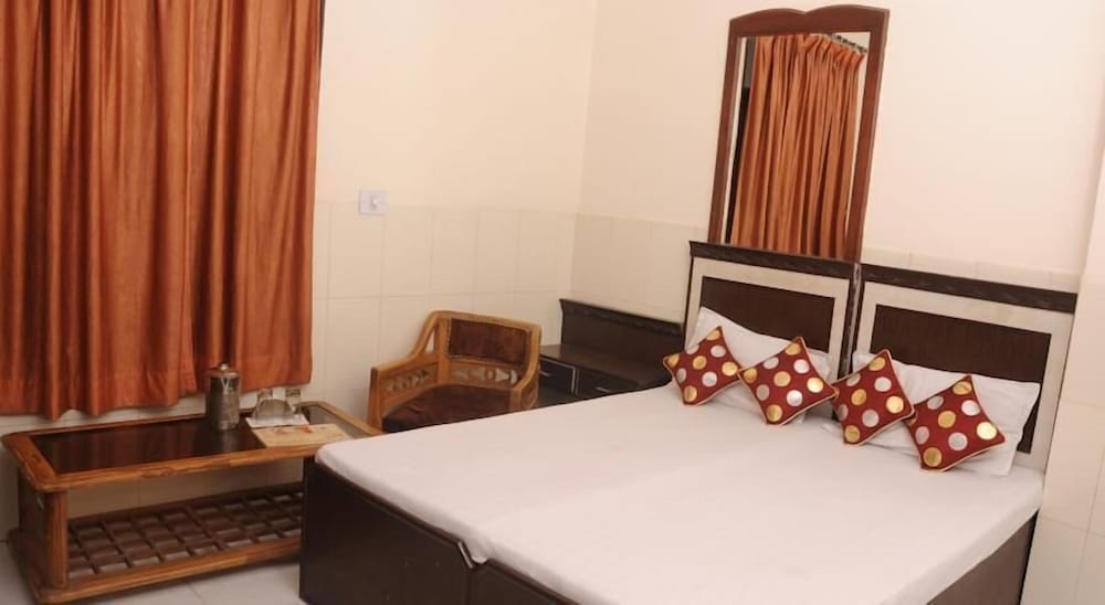 Фото Hotel Surya Palace