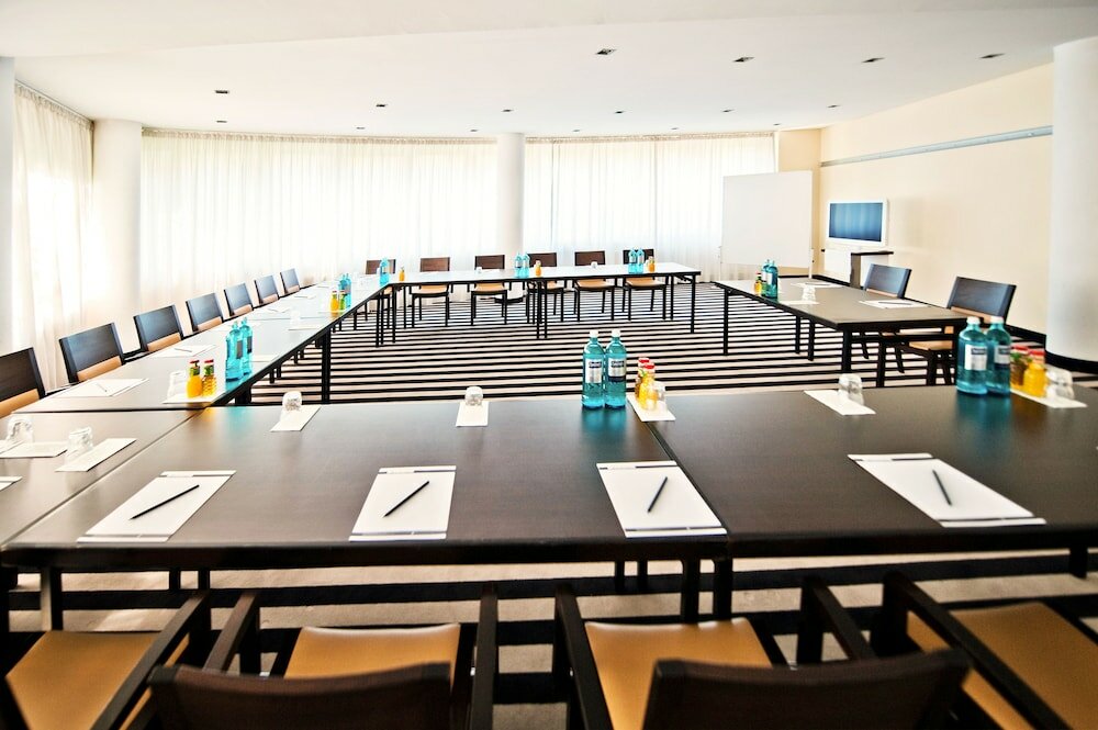 Фото Bristol Hotel Frankfurt