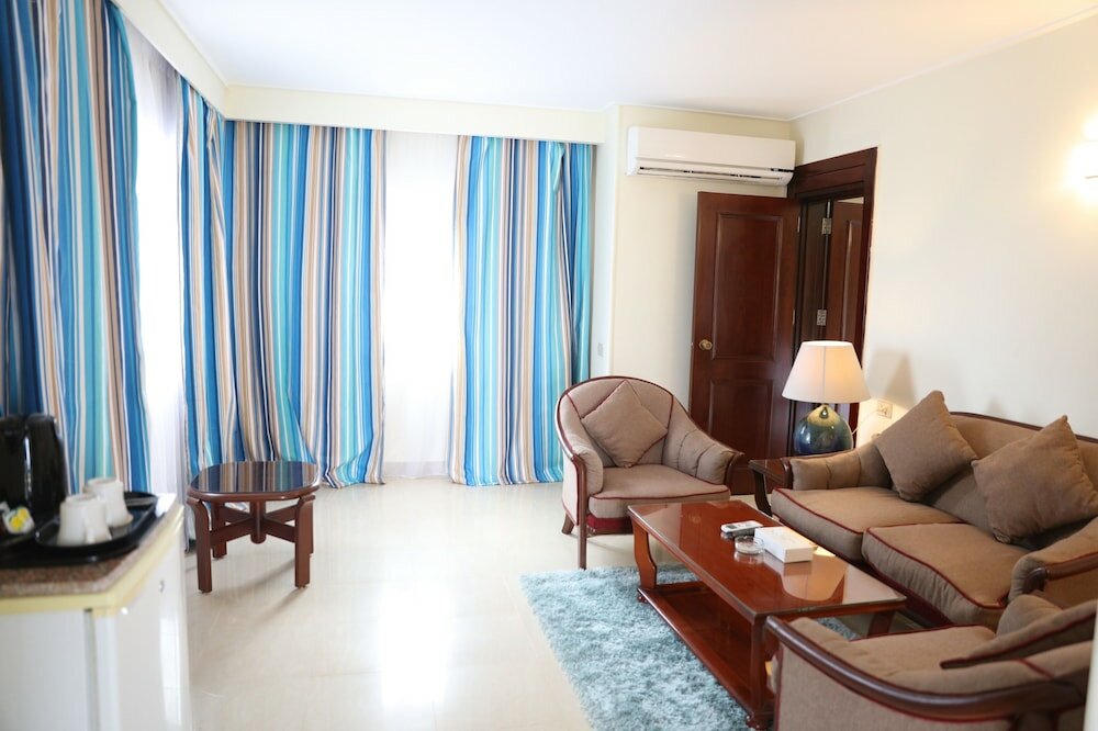 Фото Nuweiba Club Resort