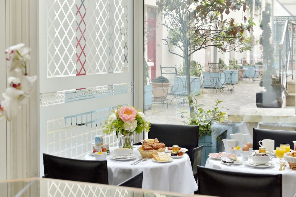 Фото Unic Renoir Saint-Germain