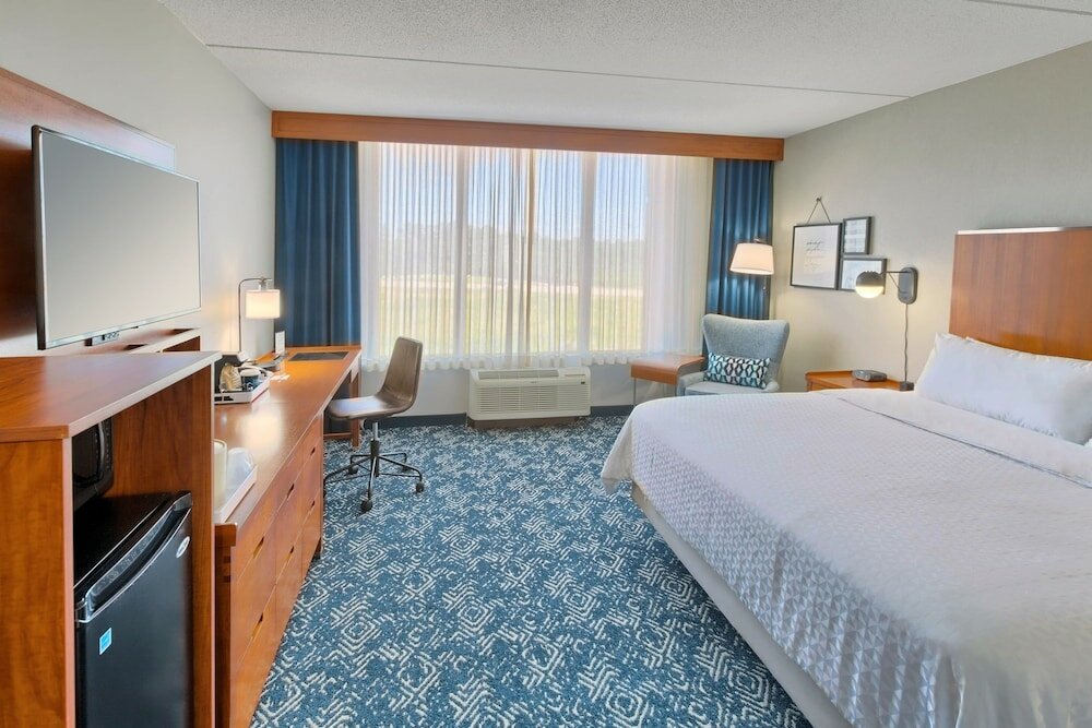 Фото Four Points by Sheraton Raleigh Durham Airport