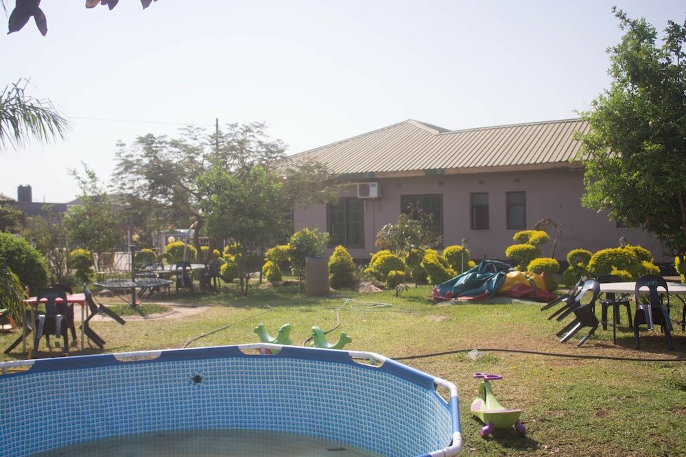 Фото Leget Lodges & Gardens