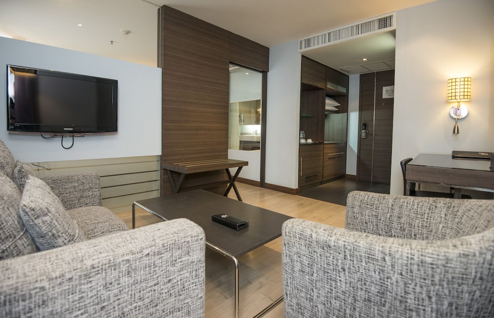 Фото Отель Sukhumvit Suites