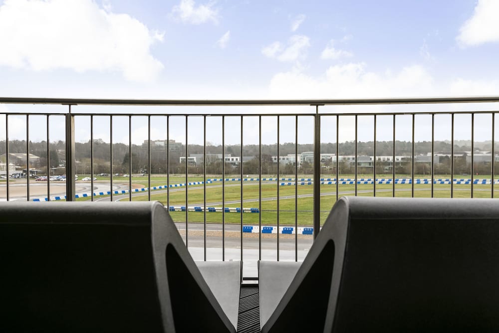 Фото Brooklands Hotel