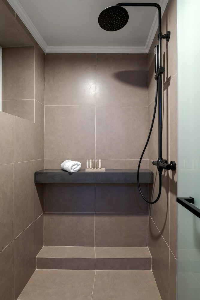 Фото 2 Mazi Suites