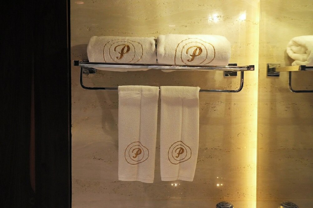 Фото Peninsula Redpine