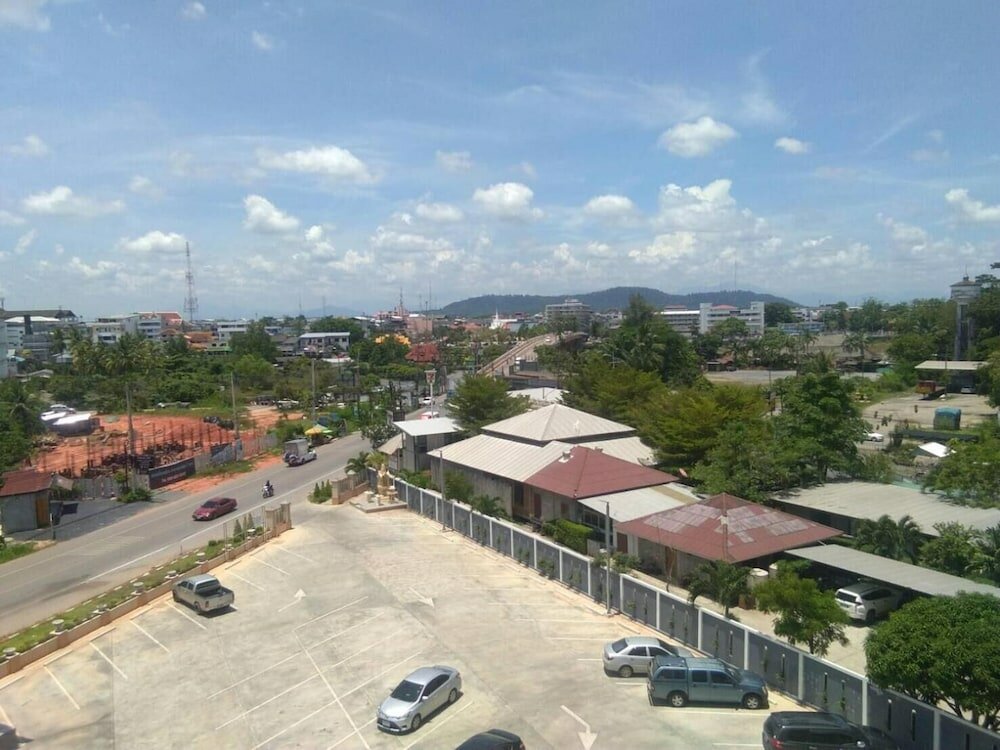 Фото Orchid Riverview Hotel