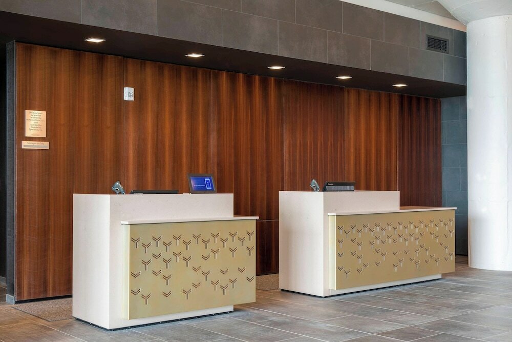 Фото Courtyard by Marriott Waterloo Cedar Falls