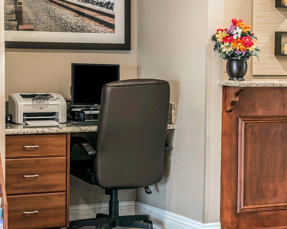 Фото Comfort Suites San Clemente Beach