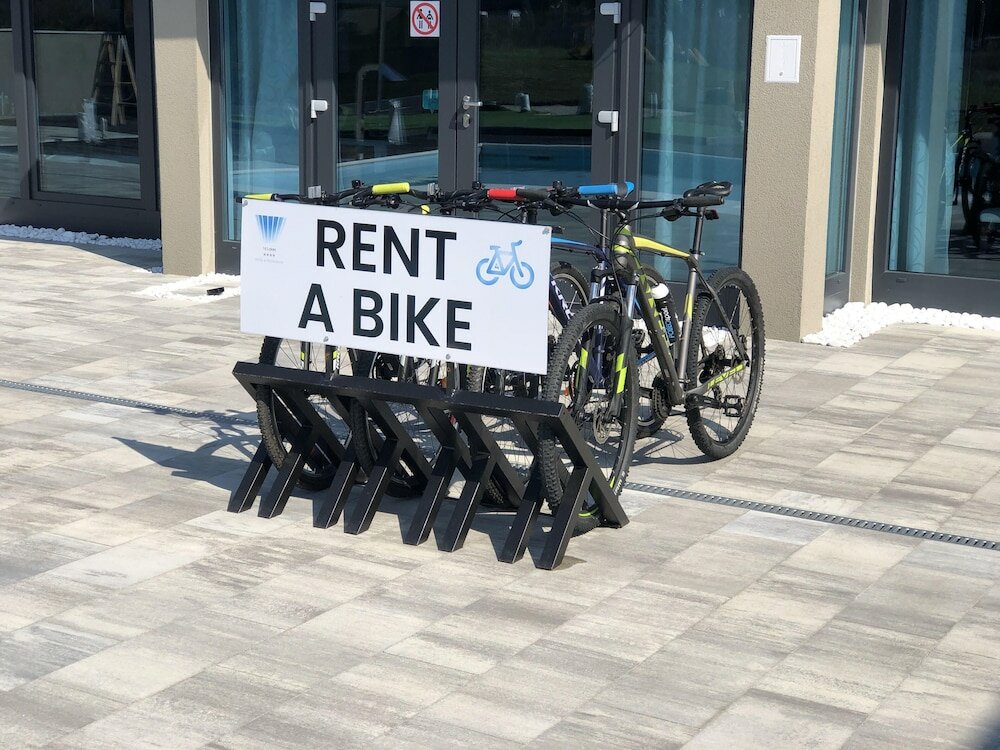 Фото 16 Lakes Hotel