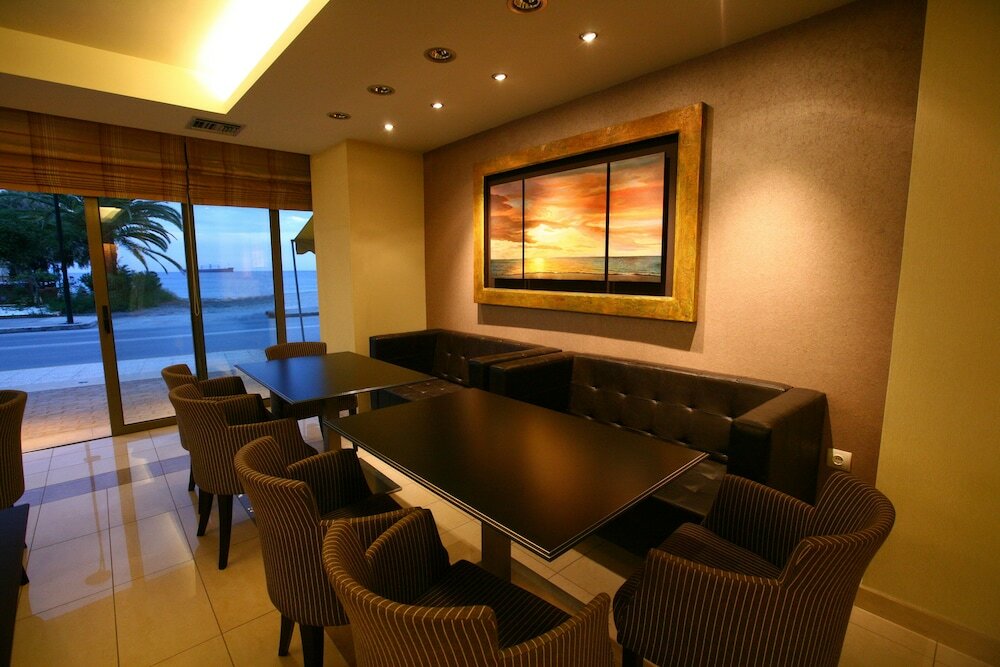 Фото Hotel Flisvos