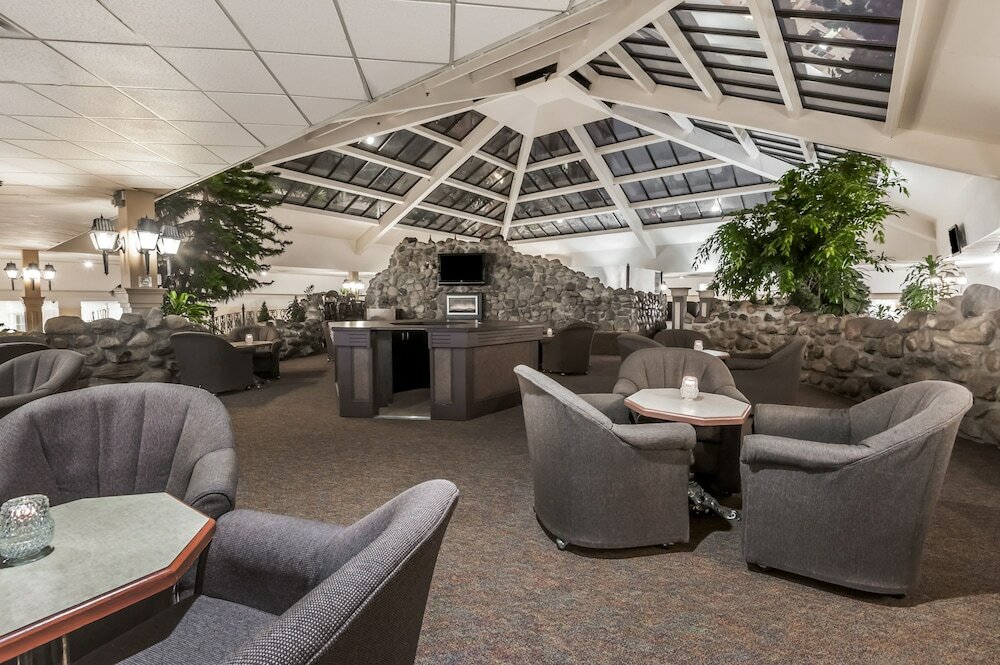 Фото Edmonton Inn and Conference Centre