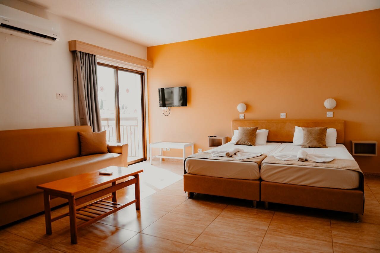 Фото Penelope Beach Hotel Apts