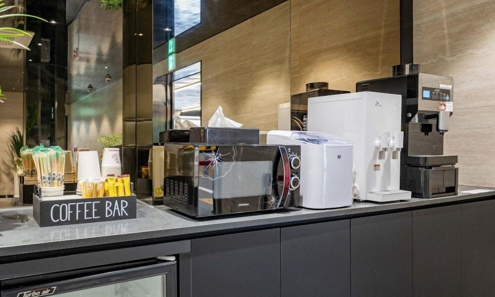 Фото F Hotel Yeongdeungpo