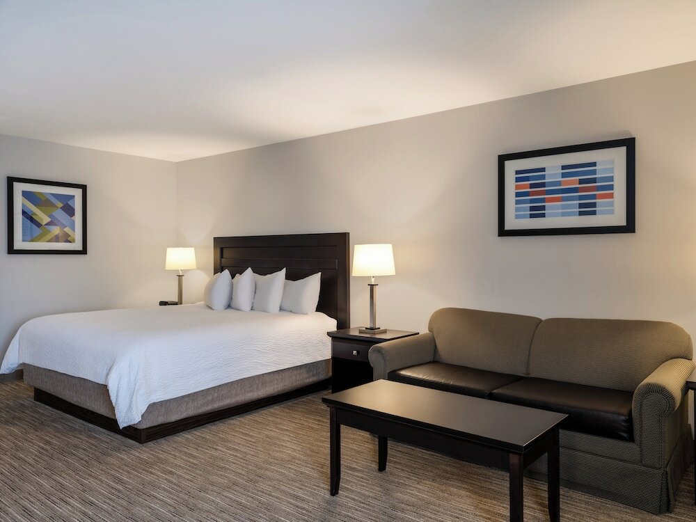 Фото Holiday Inn Express Hotel & Suites Chicago - Libertyville, an Ihg Hotel