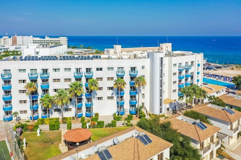 Фото Tetyk Hotel Apartments