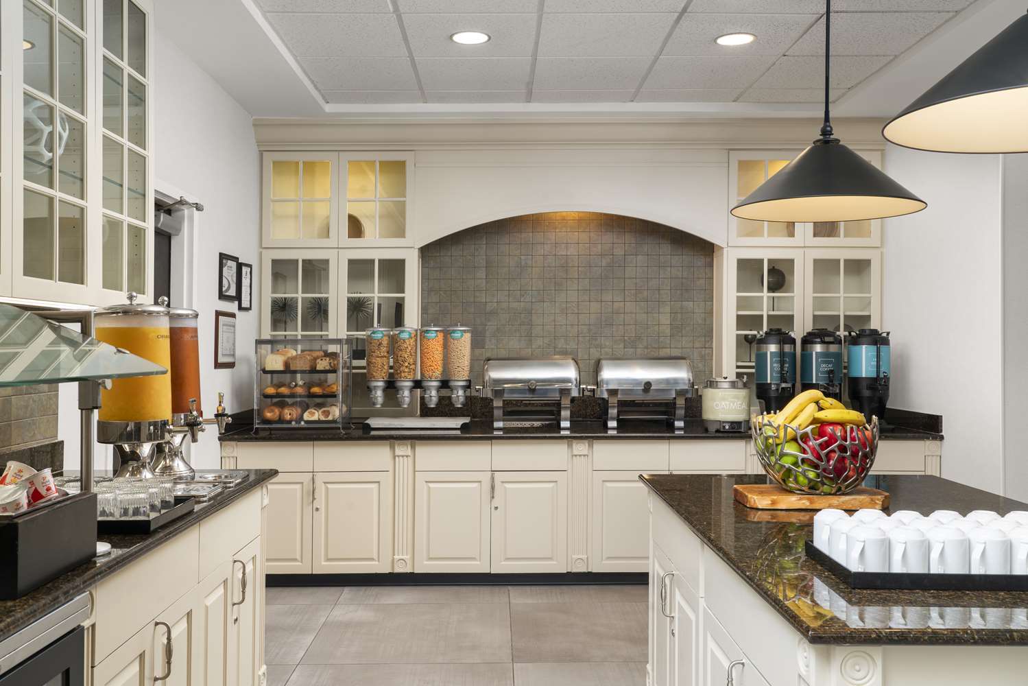 Фото Homewood Suites by Hilton Cambridge-Arlington