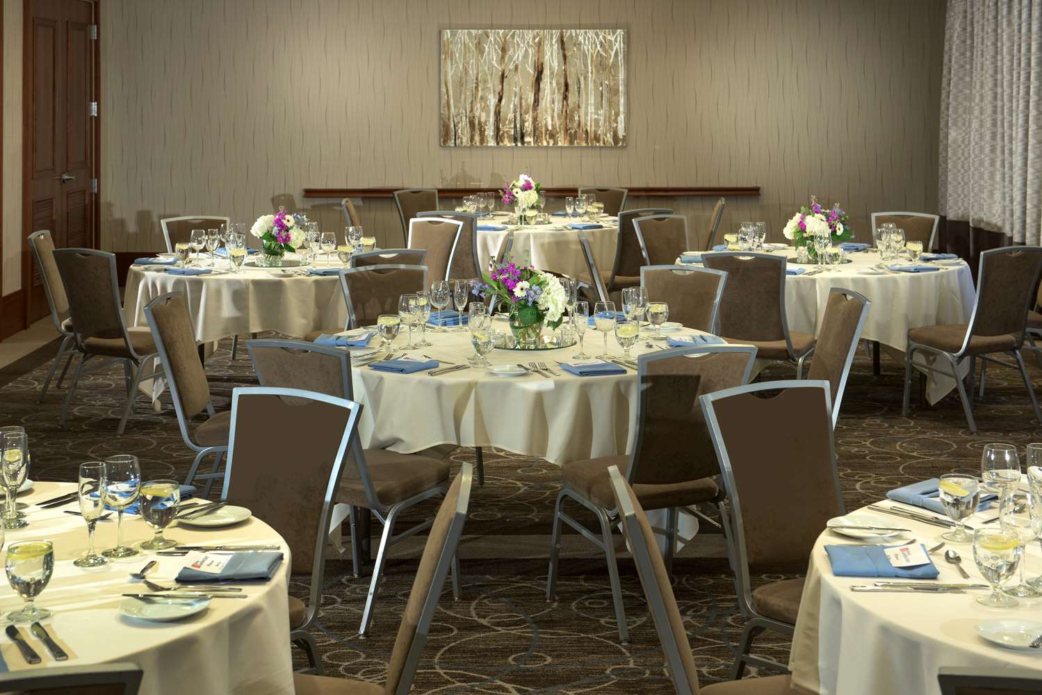 Фото Hilton Garden Inn Portsmouth Downtown