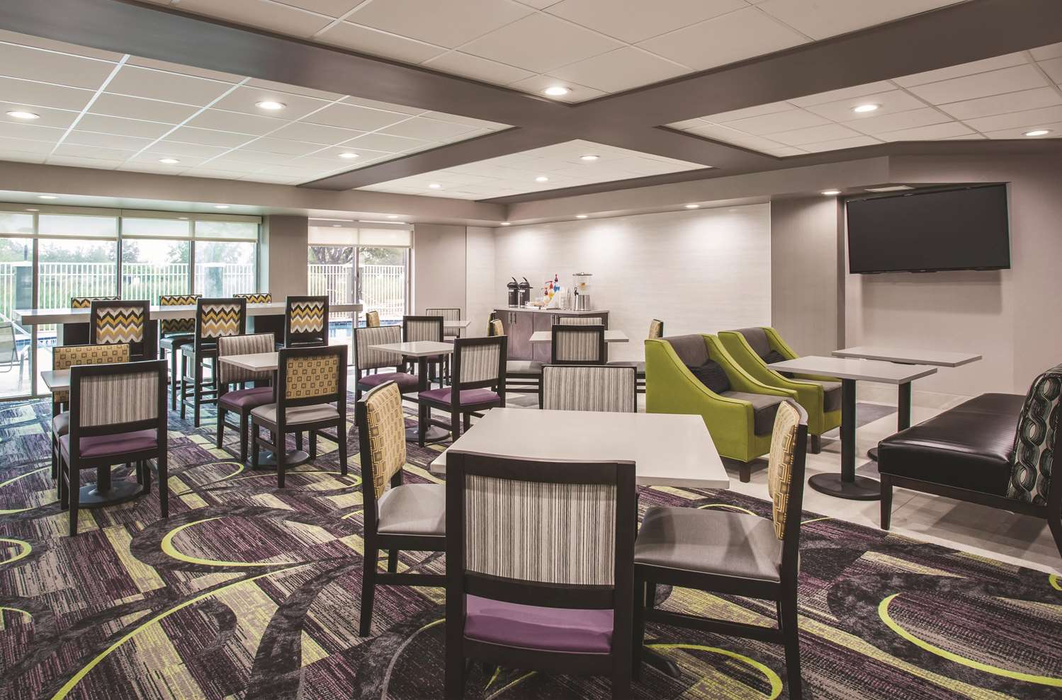 Фото La Quinta Inn & Suites by Wyndham Clearwater South