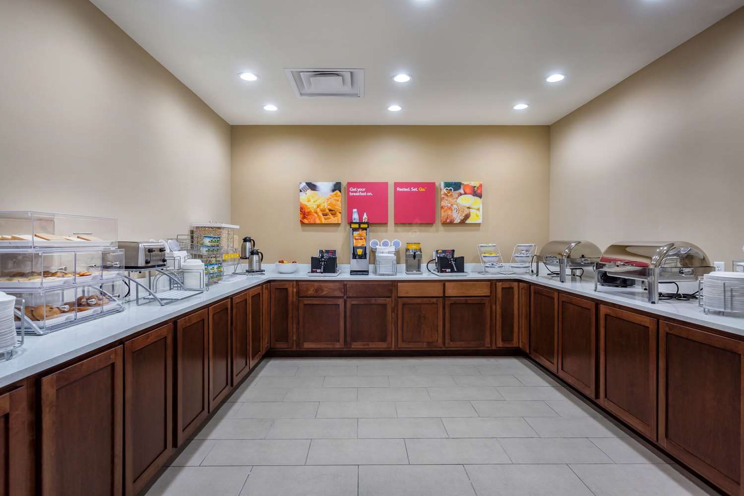 Фото Comfort Suites