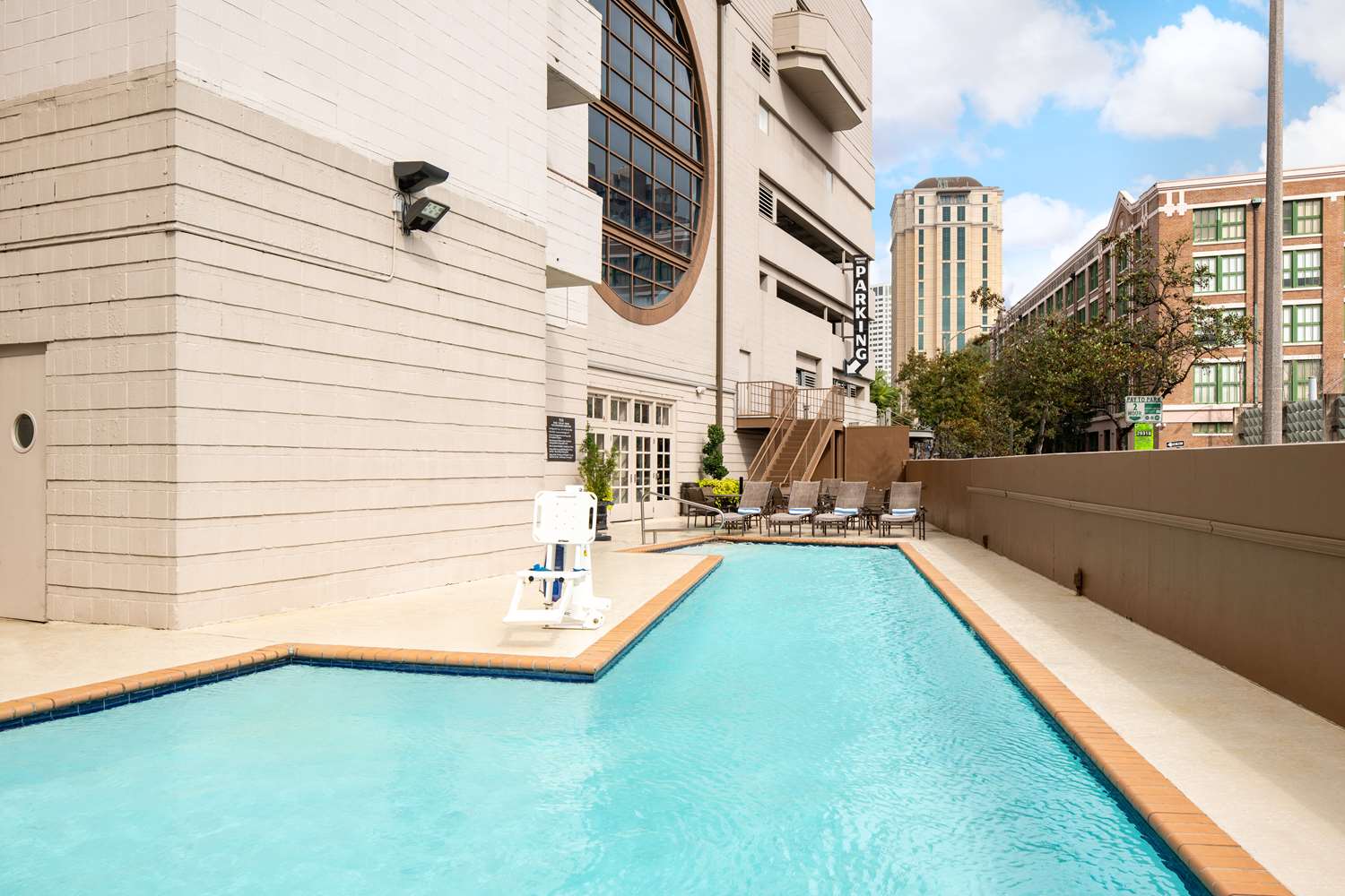 Фото Embassy Suites by Hilton New Orleans