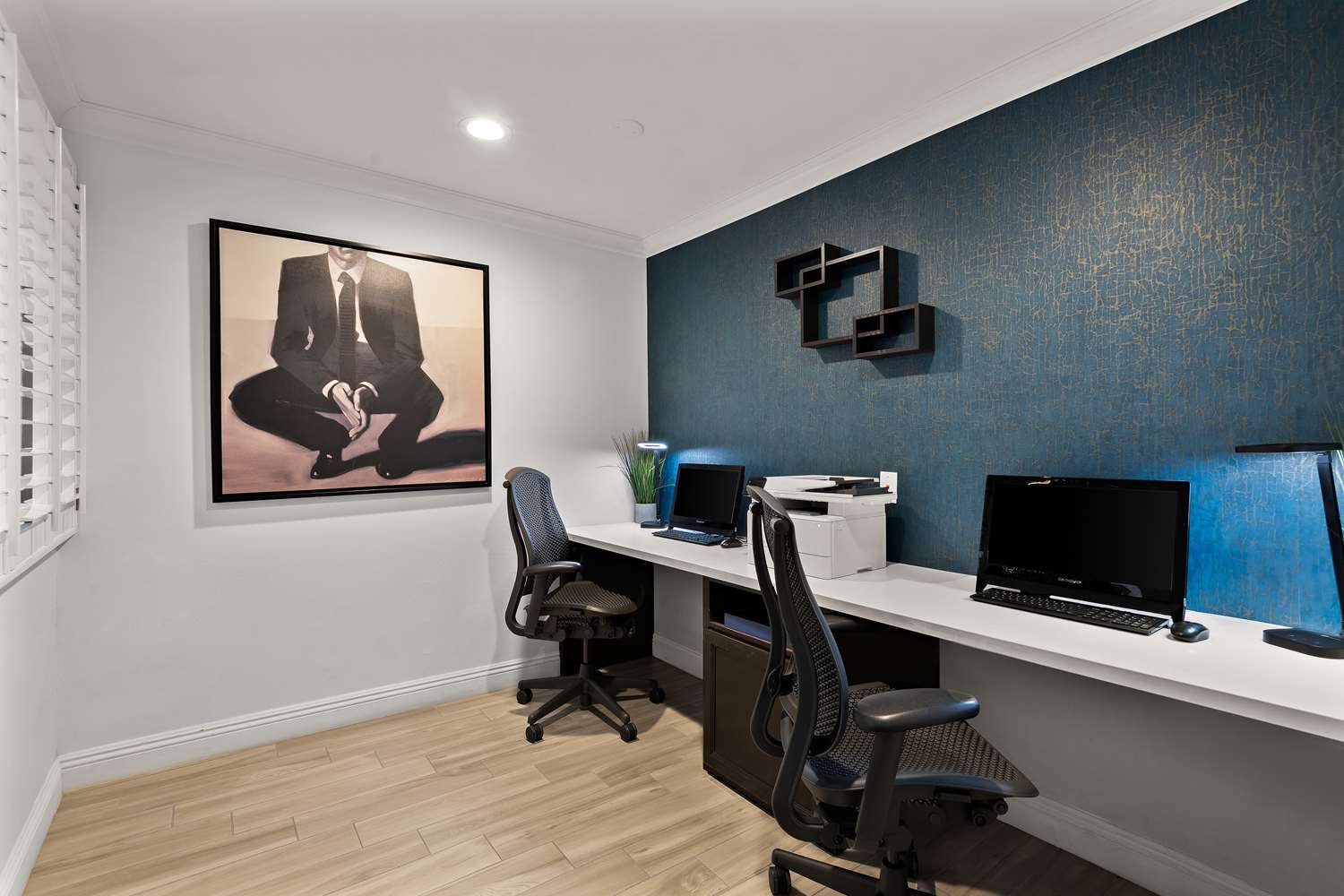 Фото Best Western Plus Manhattan Beach Hotel