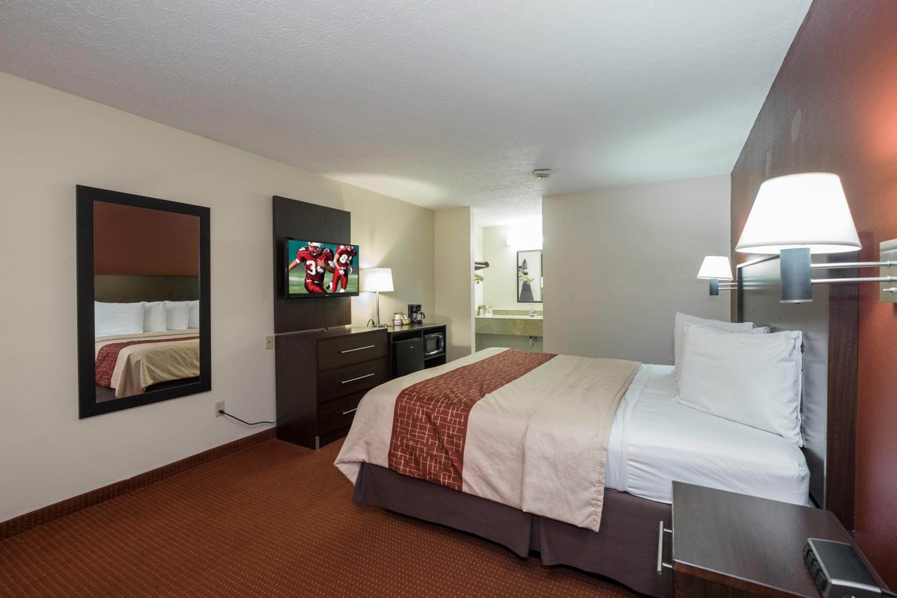 Фото Red Roof Inn Columbus Northeast - Westerville