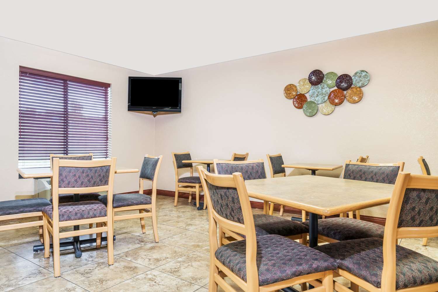 Фото Super 8 by Wyndham Wausau