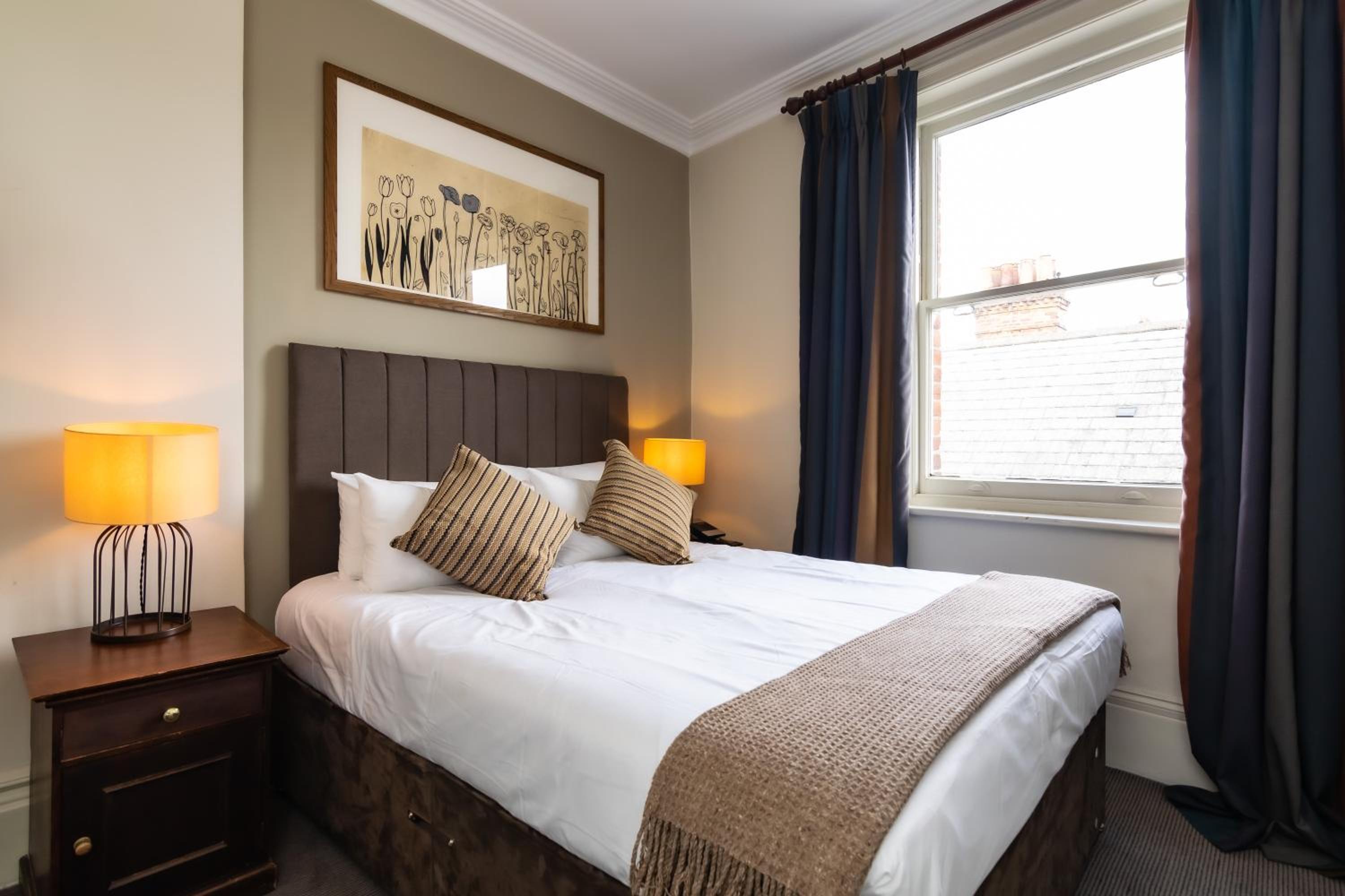 Фото Kew Gardens Hotel