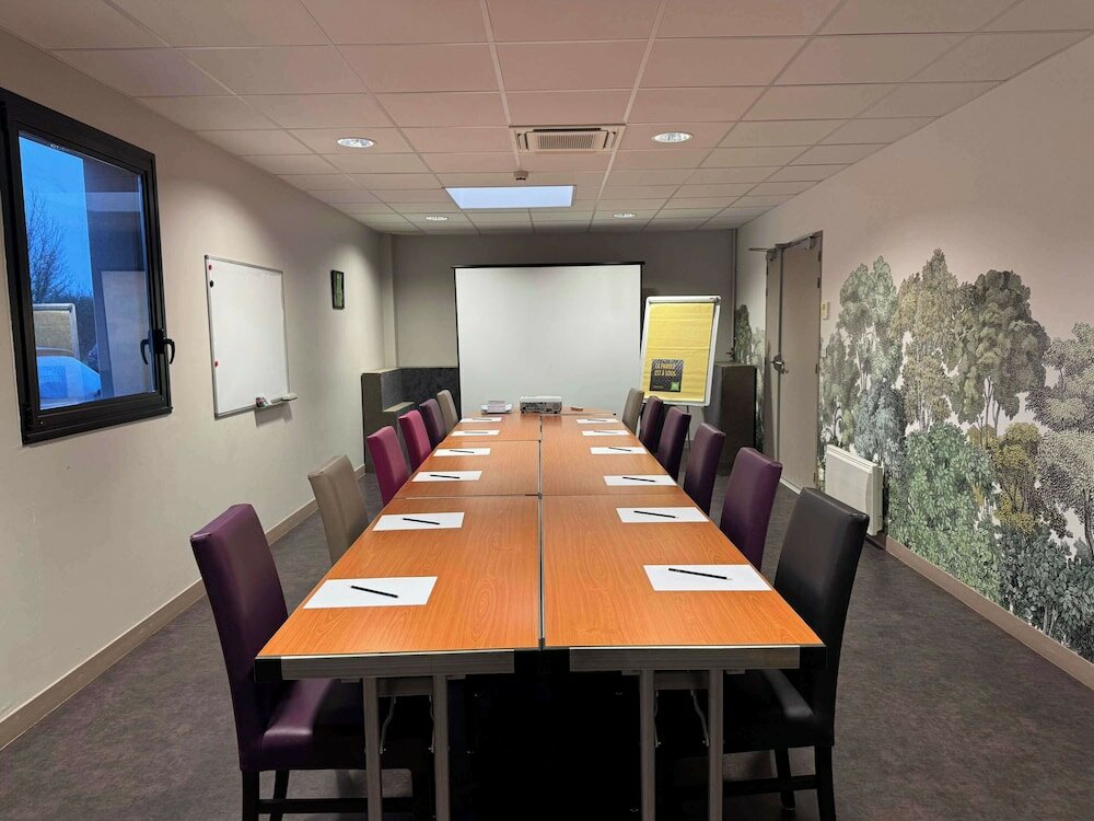 Фото ibis Styles Montargis Arboria