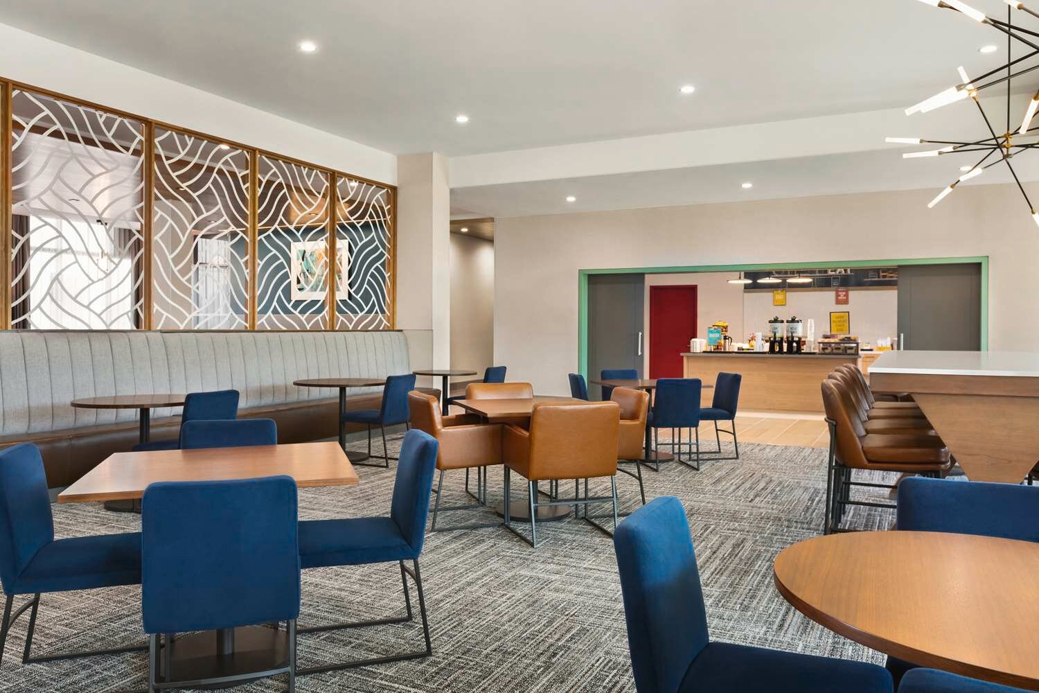 Фото Hampton Inn & Suites San Mateo-San Francisco Airport