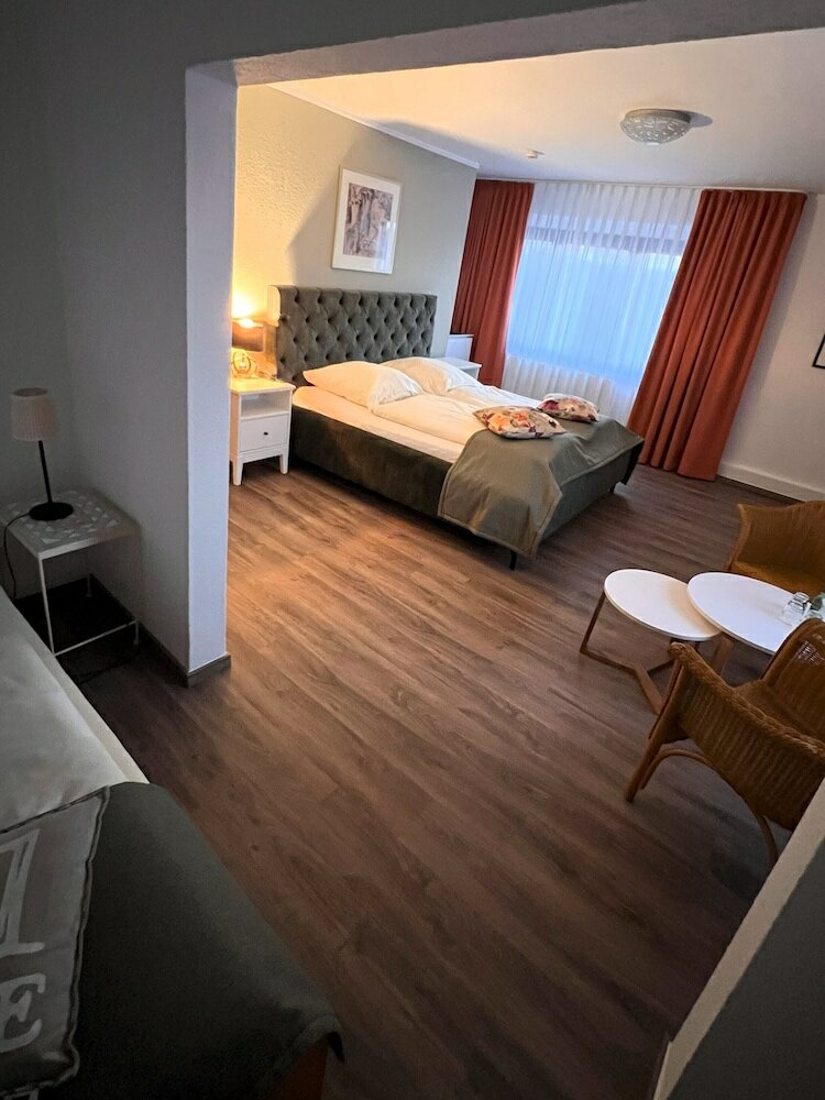 Фото Hotel Exquisit