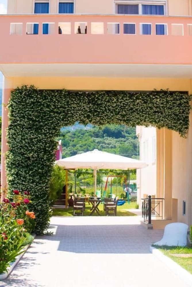 Фото Nikolas Studios