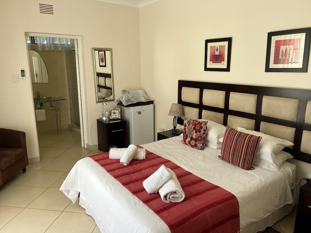 Фото Whalesong Guest House