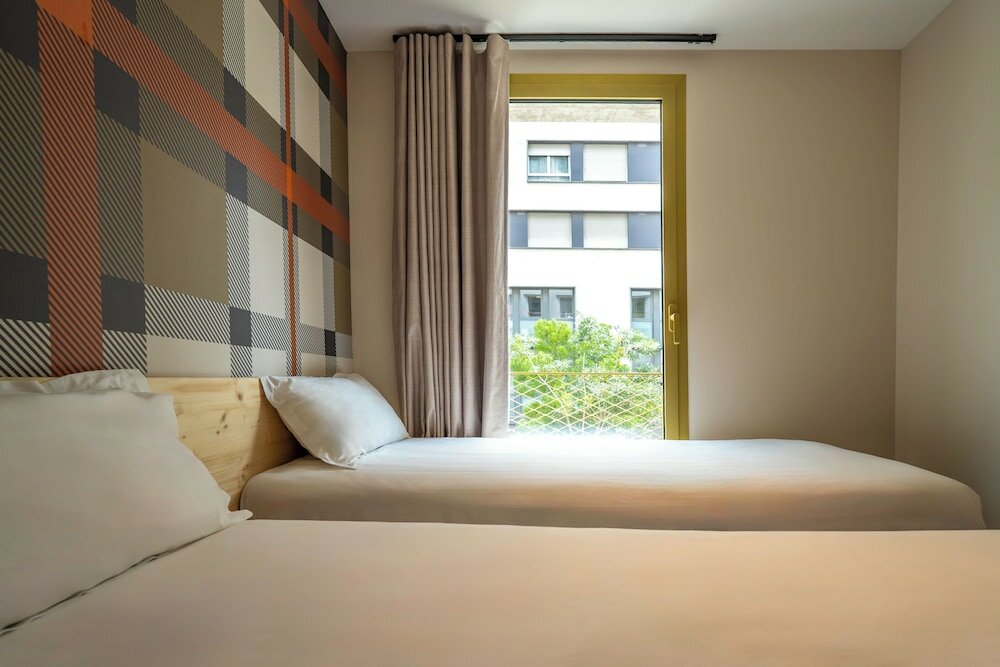 Фото EasyHotel Marseille Euromed