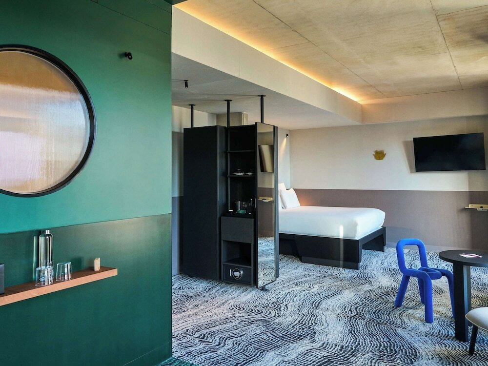 Фото Tribe Paris Clichy