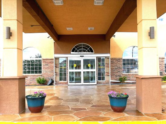 Фото Super 8 by Wyndham Kansas City