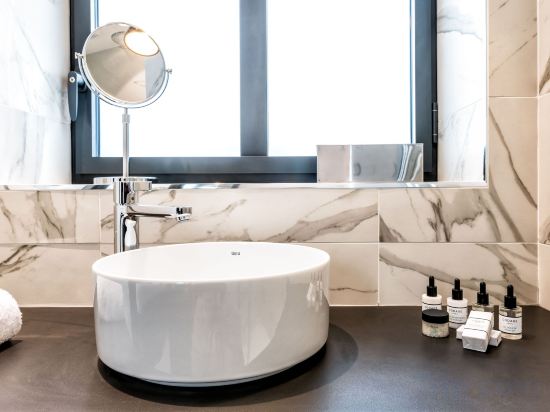 Фото Laz' Hotel SPA Urbain Paris