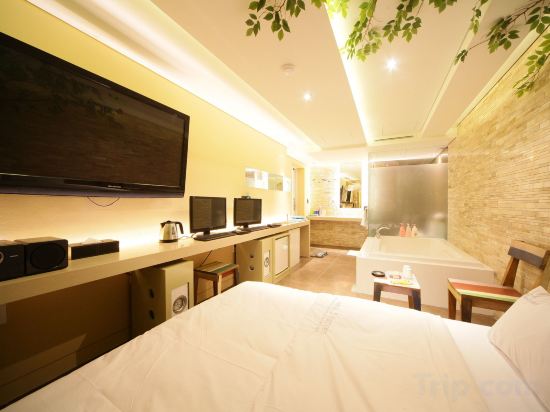 Фото Simple Stay Hotel