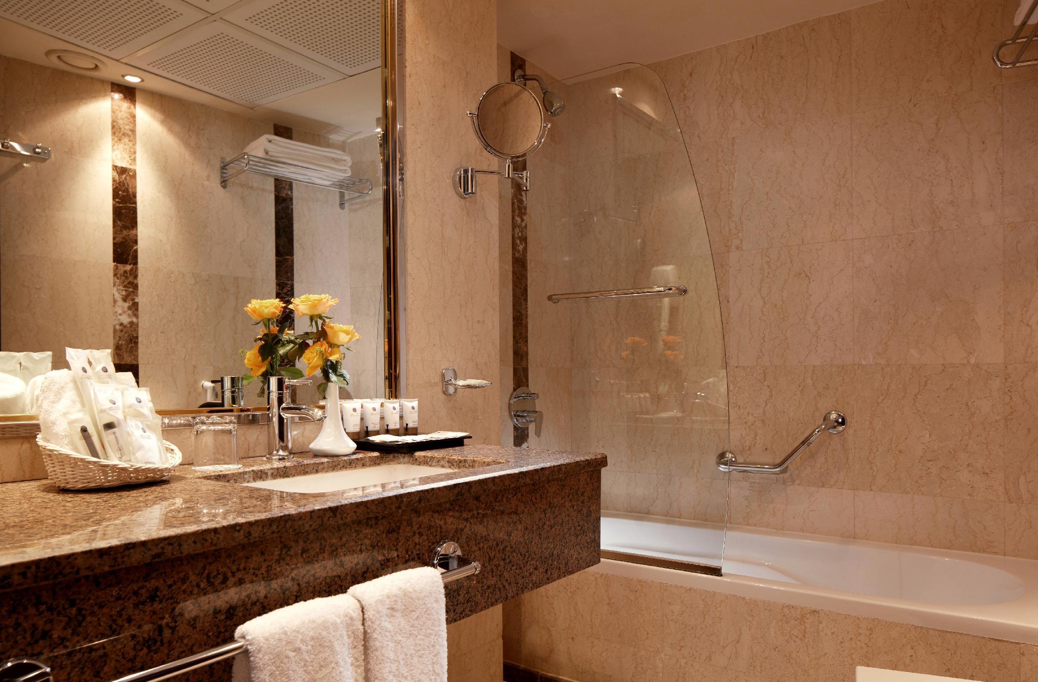 Фото Maysan Al Harithia Hotel