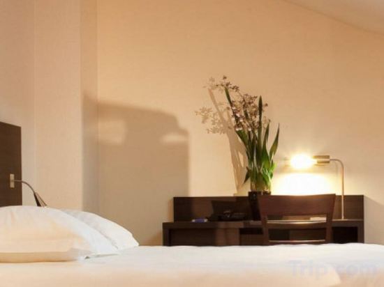 Фото Escale Oceania Marseille Vieux Port