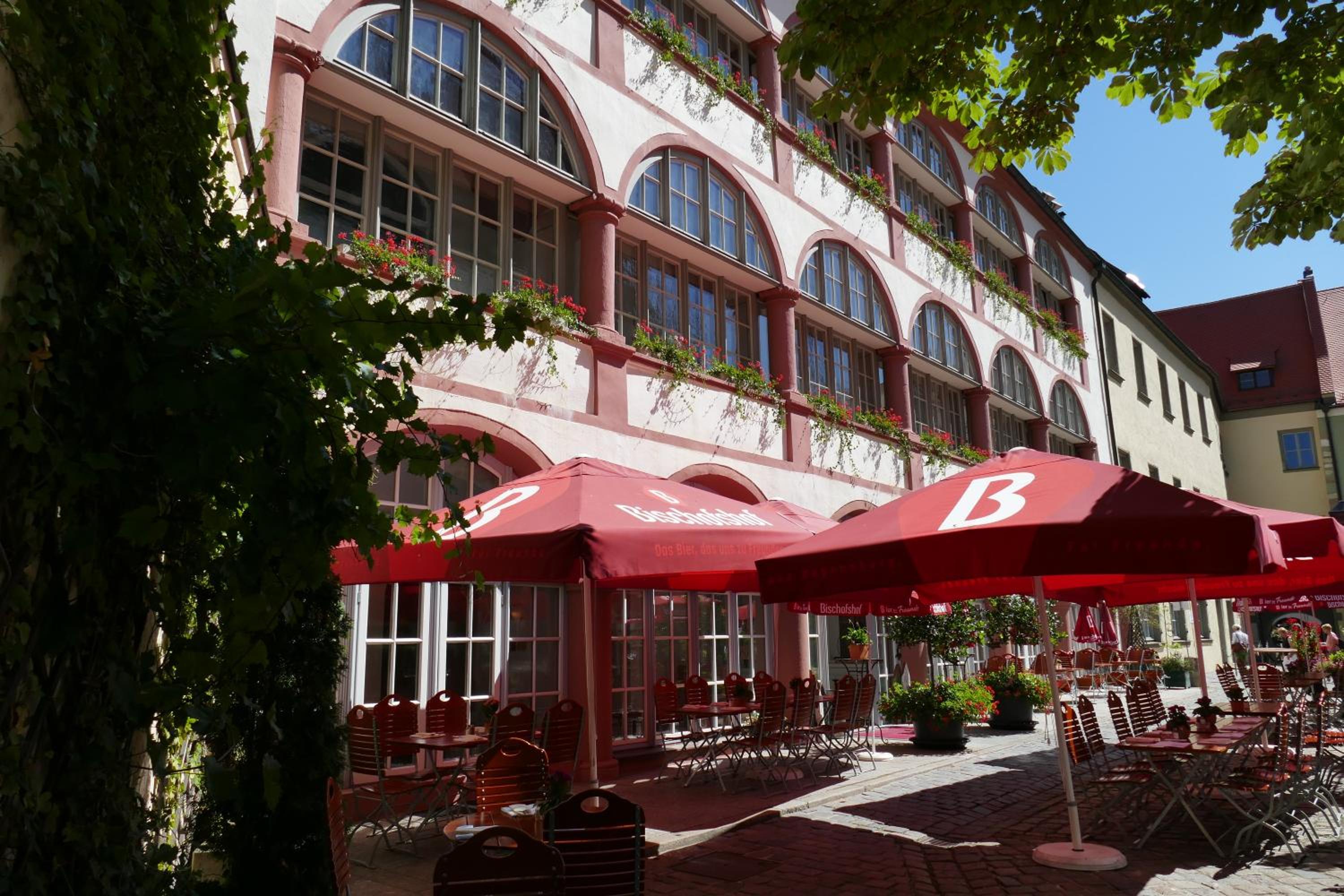 Фото Bischofshof am Dom