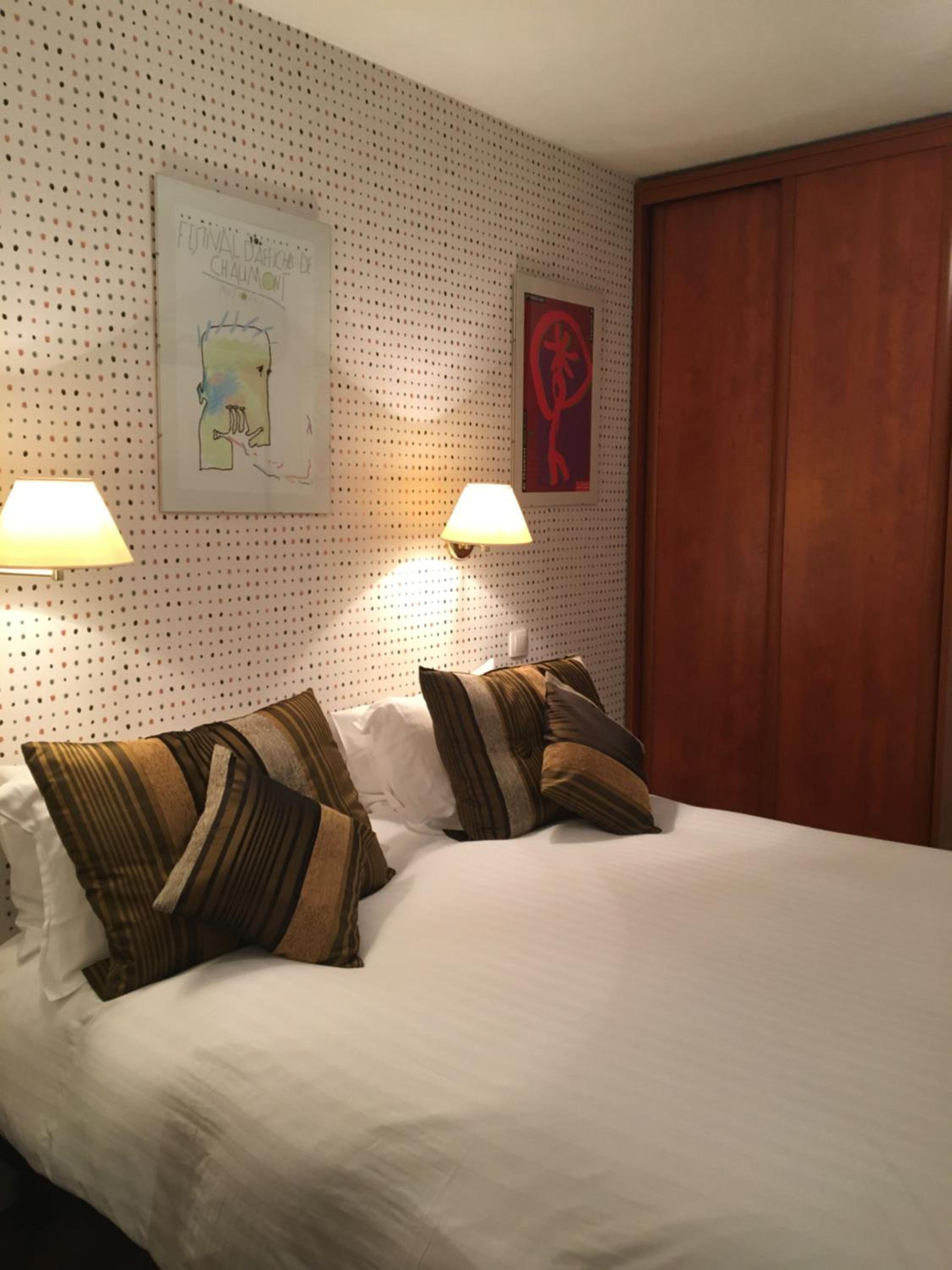 Фото Hôtel Les Remparts