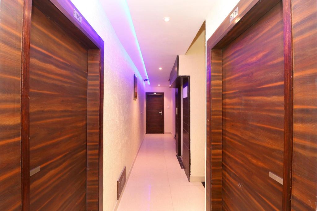 Фото Azaad Lifestyle Hotel by Oyo Rooms