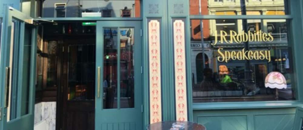 Фото Camden Deluxe Hotel