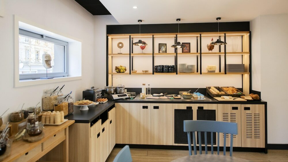 Фото Campanile Chartres Centre - Gare - Cathédrale