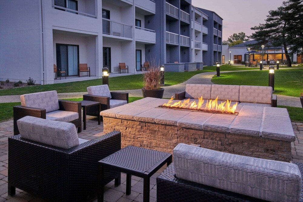 Фото Courtyard by Marriott Chicago Highland Park/Northbrook