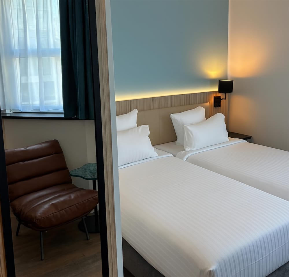 Фото Campanile Reims Centre Cathedrale