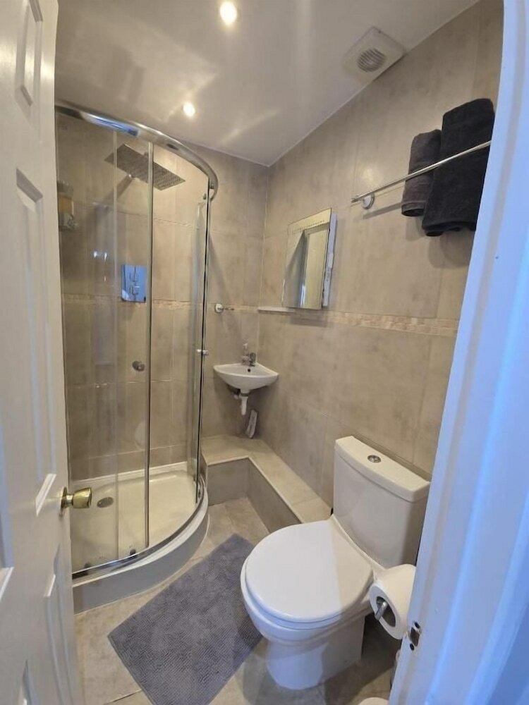 Фото Glendevon House Hotel